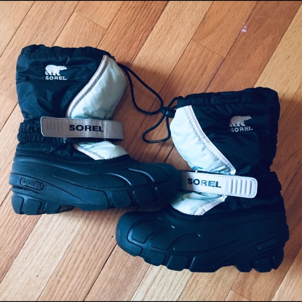 Sorel boots little kids size 13